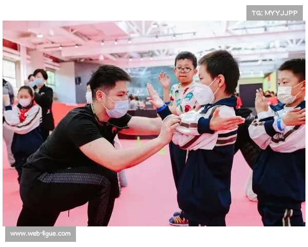 UFC与运动品牌赞助续约，选手装备标准化推进