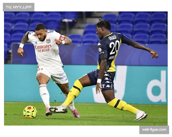 里昂3-2险胜摩纳哥，拉卡泽特传射建功